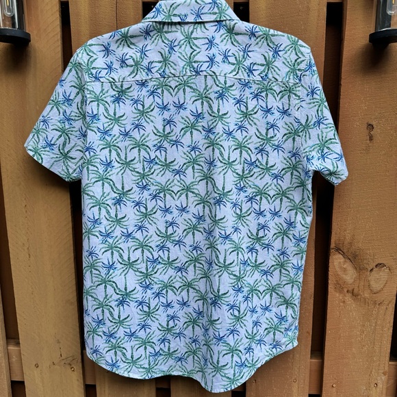 TENTH + OCEAN. Tropical, Linen & Cotton, Button Down Shirt. Size Medium. - Picture 5 of 11